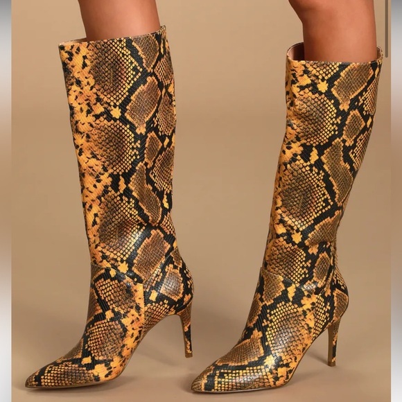 Steve Madden Kinga Yellow Snake Pointed-Toe Knee High Boot 6 1/2M - Picture 1 of 8